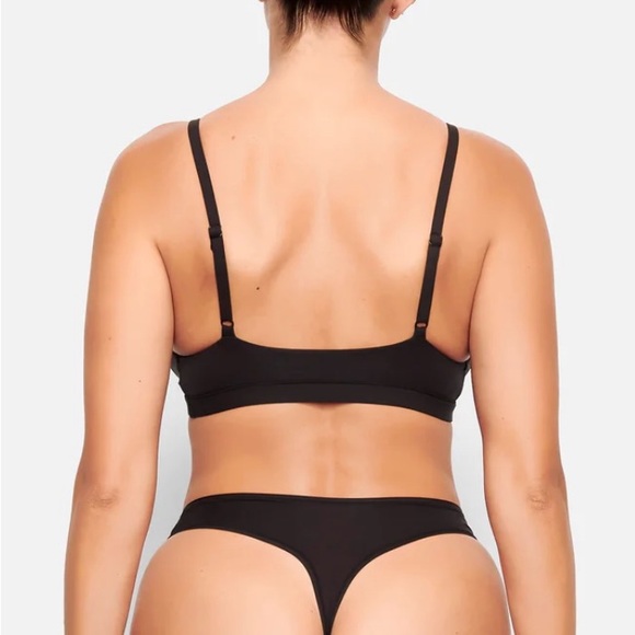 NWT SKIMS Fits Everybody Triangle Bralette - Picture 4 of 8